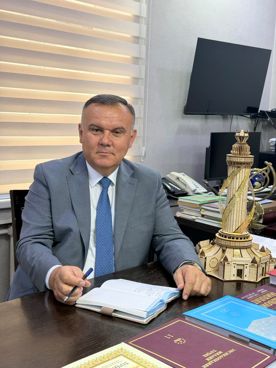 Эҳтиром ба омӯзгор-эҳтиром ба ояндаи миллат